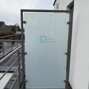 Autres services (103)